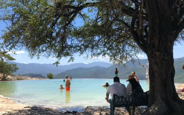 Nature-focused Hierve el Agua and distillery