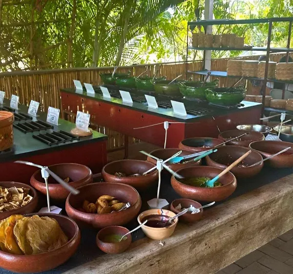 Full-day Monte Alban, ancestral mezcal, alebrijes and black pottery